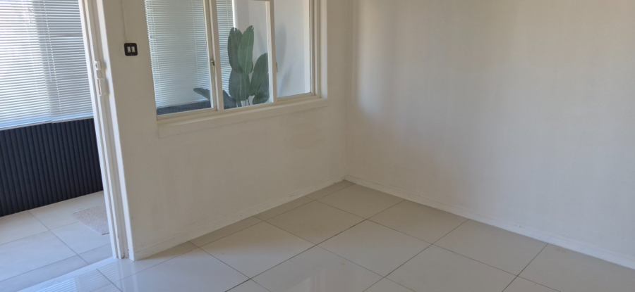 1 Bedroom Property for Sale in Ruyterwacht Western Cape